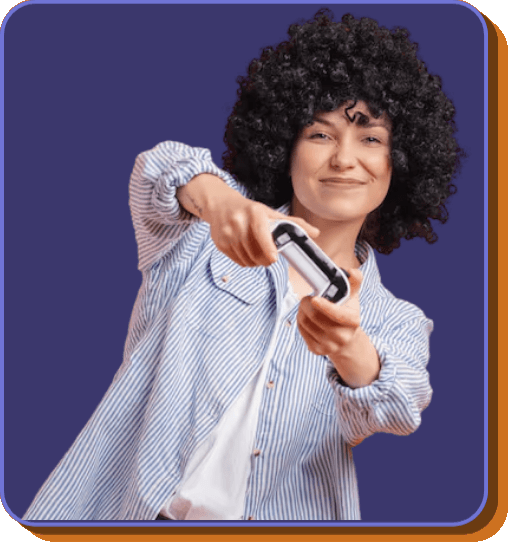 Mulher segurando um controle de videogame apontado para a frente